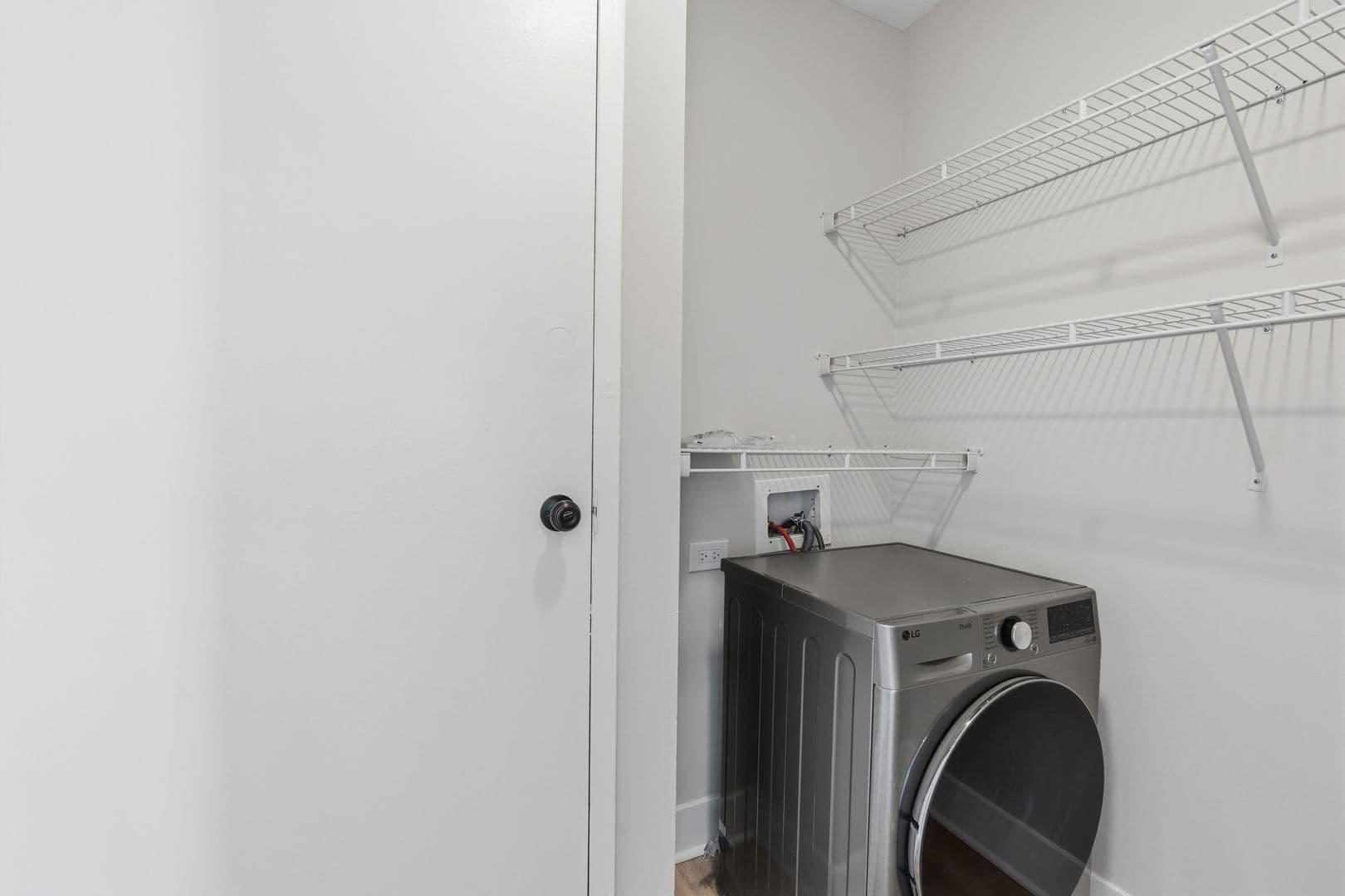 Chicago Apartment: 6166 N Sheridan Rd