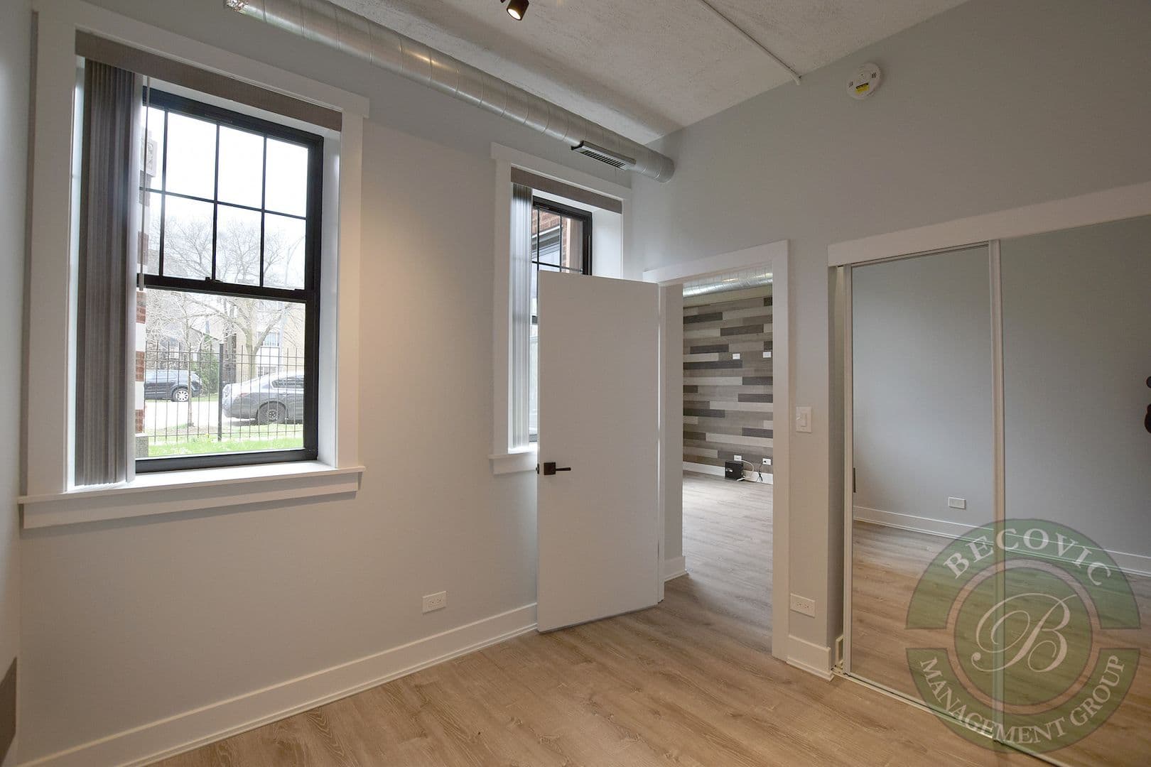 Chicago Apartment: 7645 N Sheridan Rd
