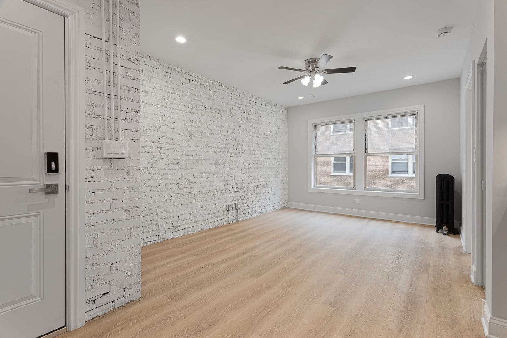 Chicago Apartment: 1627-35 W Chase Ave.