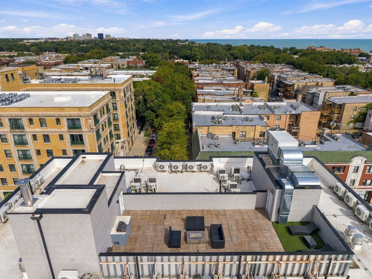 Chicago Apartment: 1531 W Howard Street