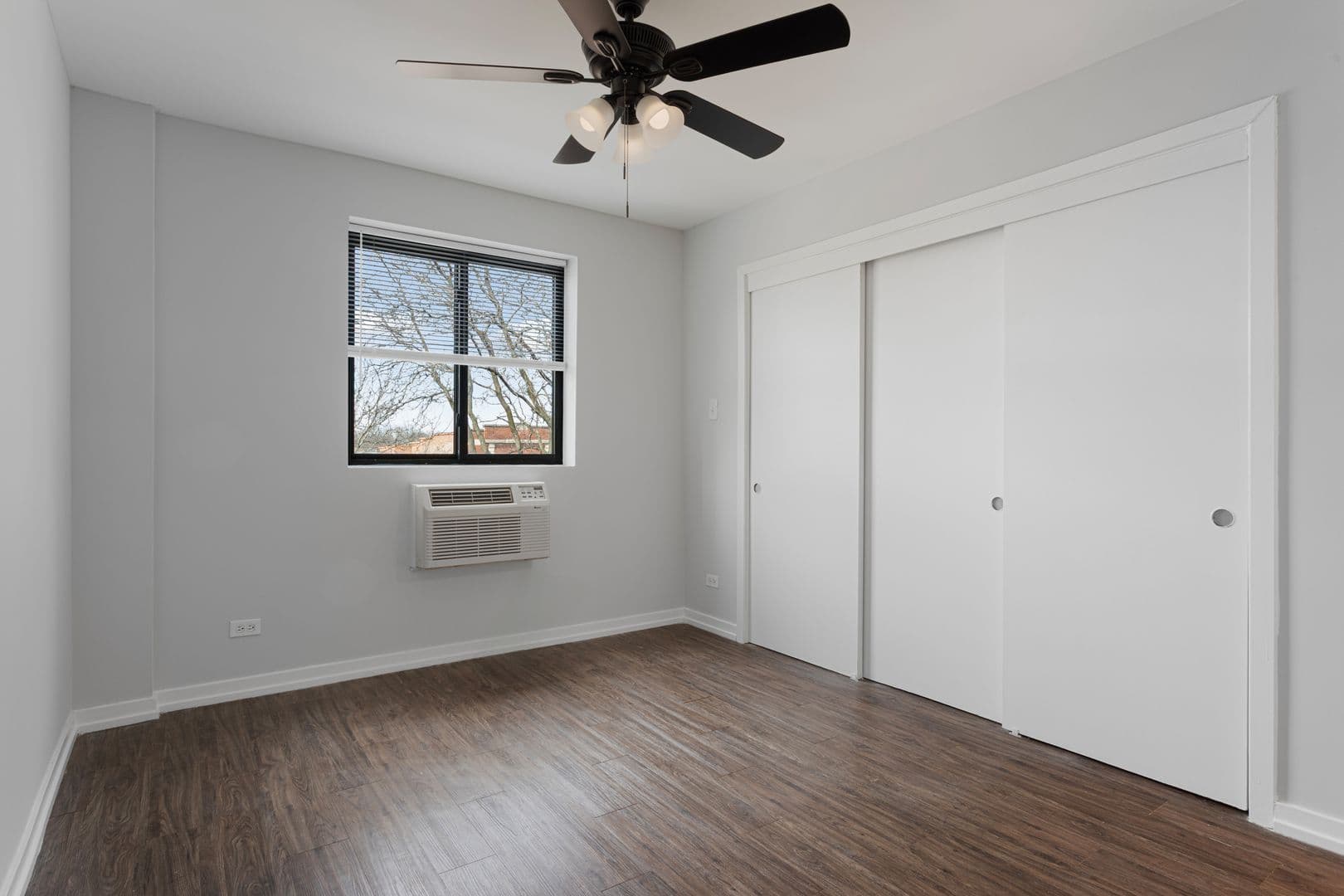 Chicago Apartment: 5411 N Winthrop Avenue