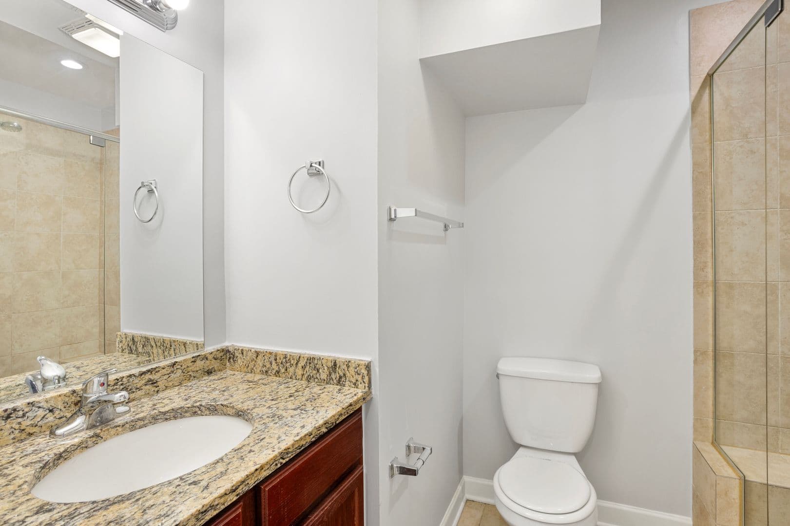 Chicago Apartment: 7357-67 N Ashland Ave