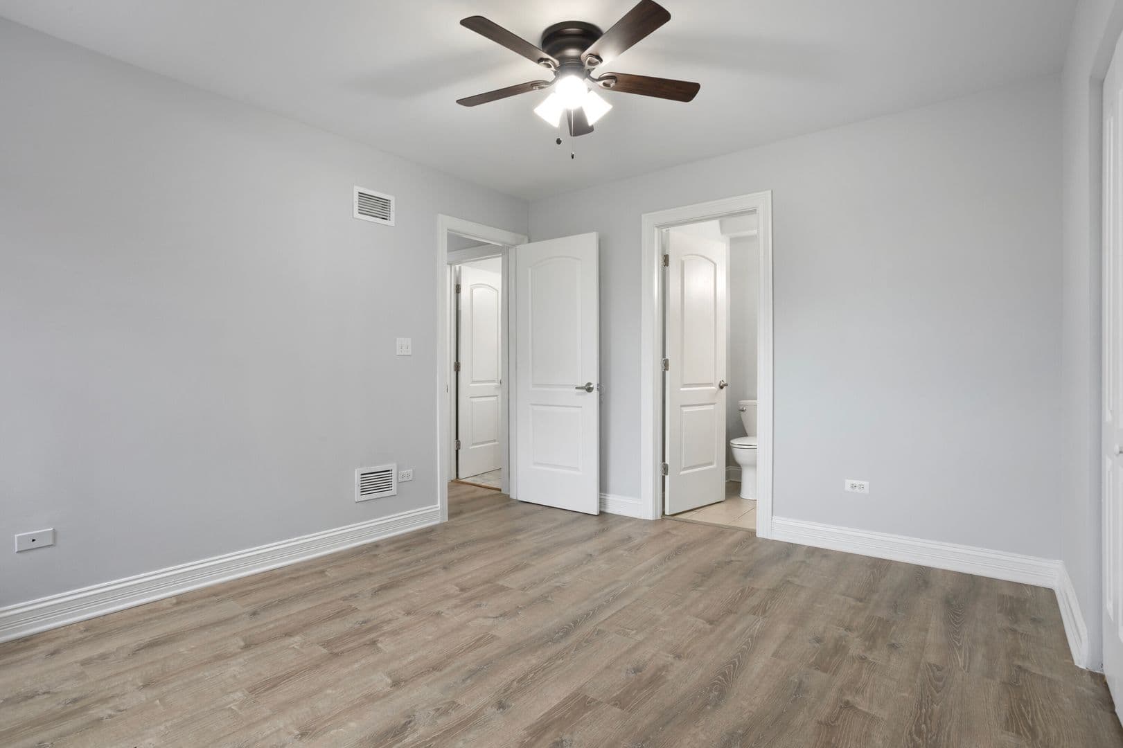Chicago Apartment: 7616 N Marshfield Ave