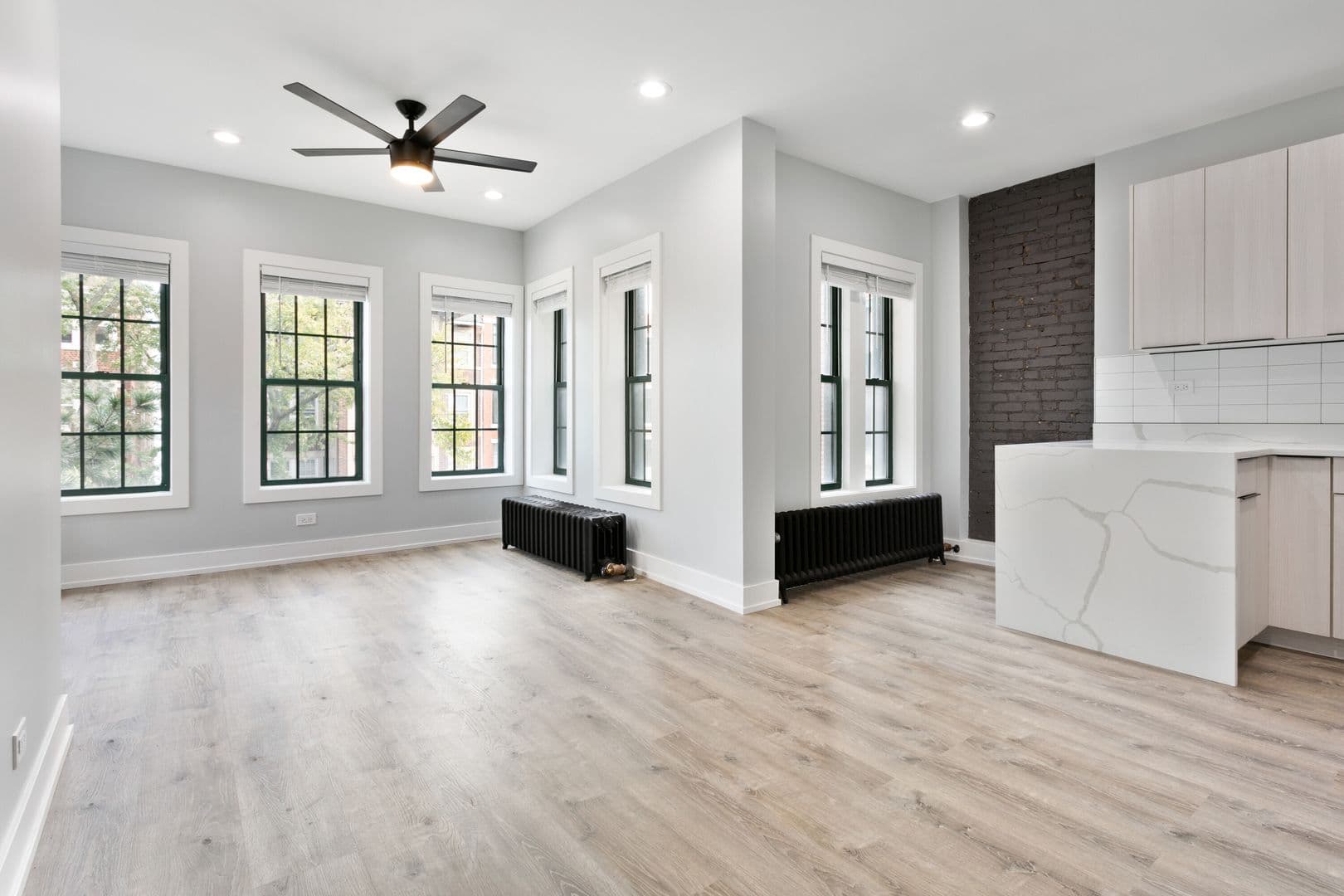 Chicago Apartment: 7736-42 N Eastlake Terrace