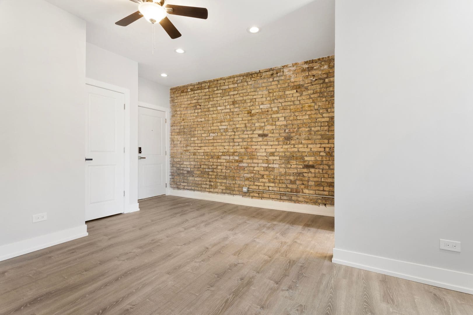 Chicago Apartment: 1649-1655 W. Jonquil
