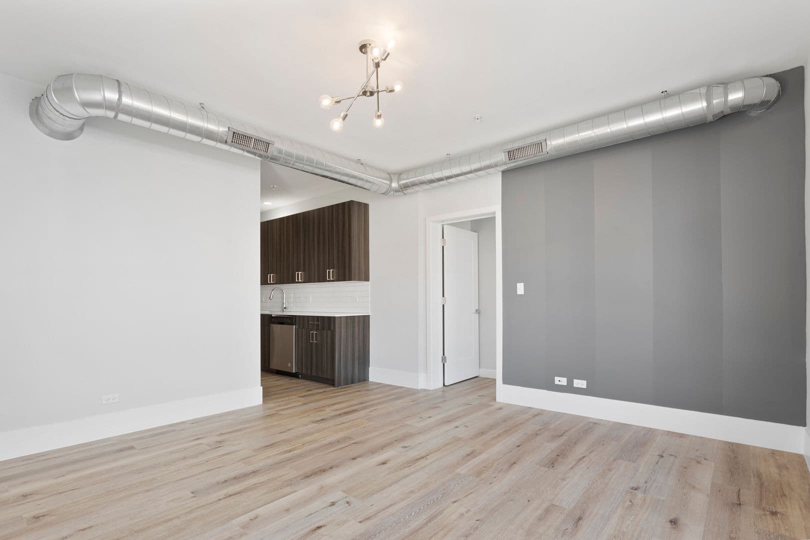 Chicago Apartment: 1531 W Howard Street