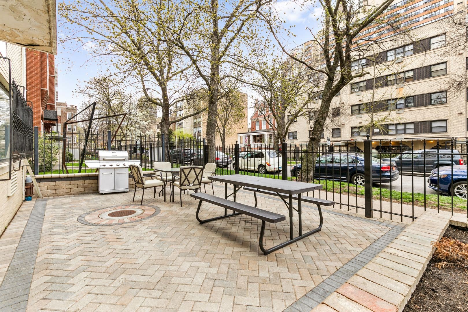 Chicago Apartment: 6012 N. Kenmore