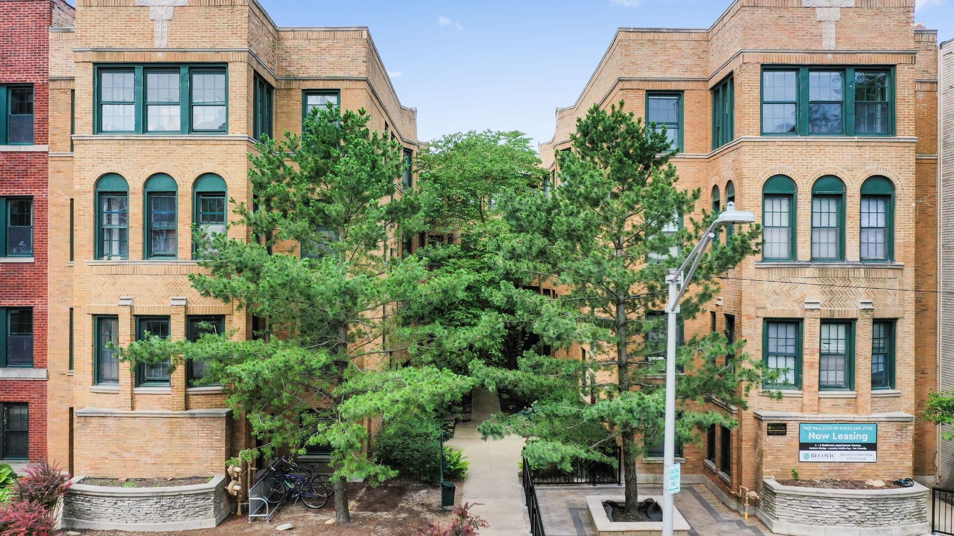 Chicago Apartment: 7736-42 N Eastlake Terrace