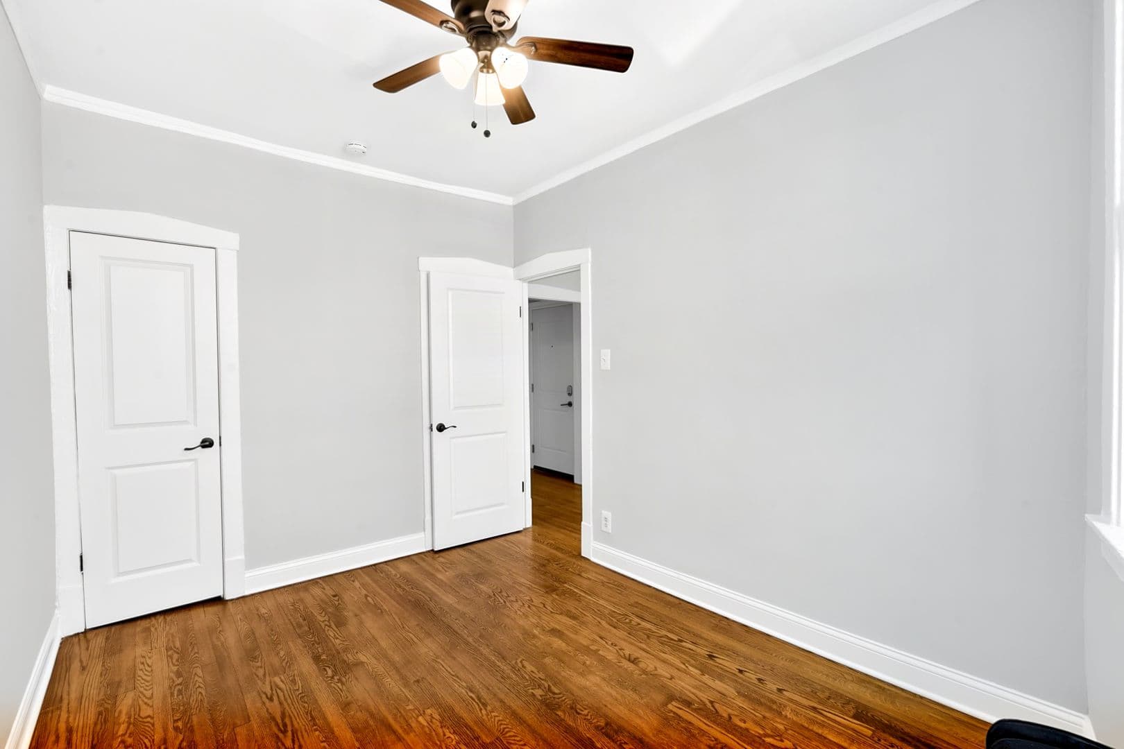 Chicago Apartment: 7618 - 26 N.Eastlake Terrace