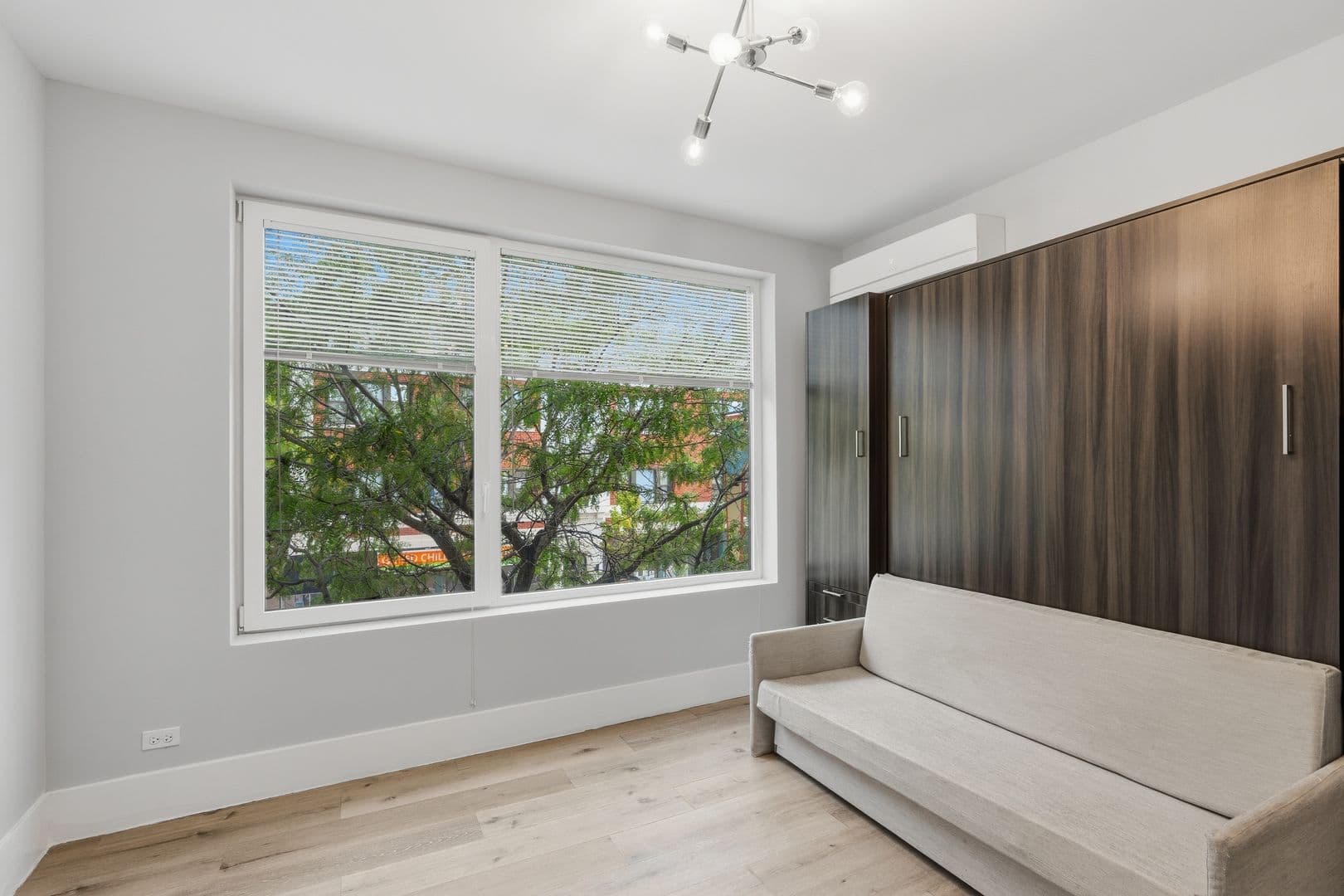 Chicago Apartment: 1531 W Howard Street
