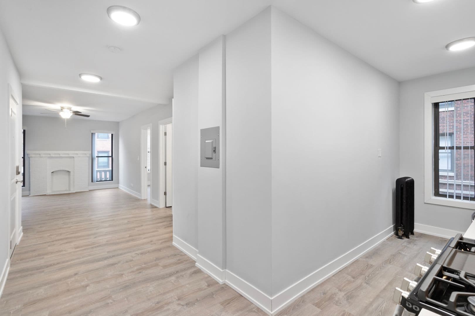 Chicago Apartment: 1649-1655 W. Jonquil