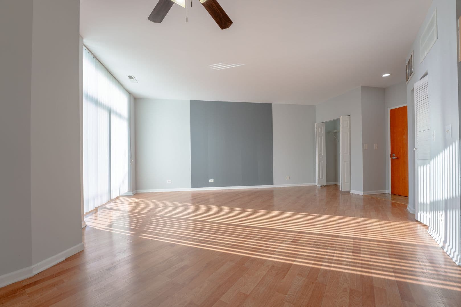 Chicago Apartment: 2451 W Howard Street