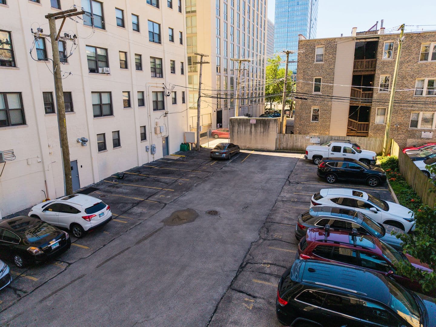 Chicago Apartment: 4520 N Clarendon Ave
