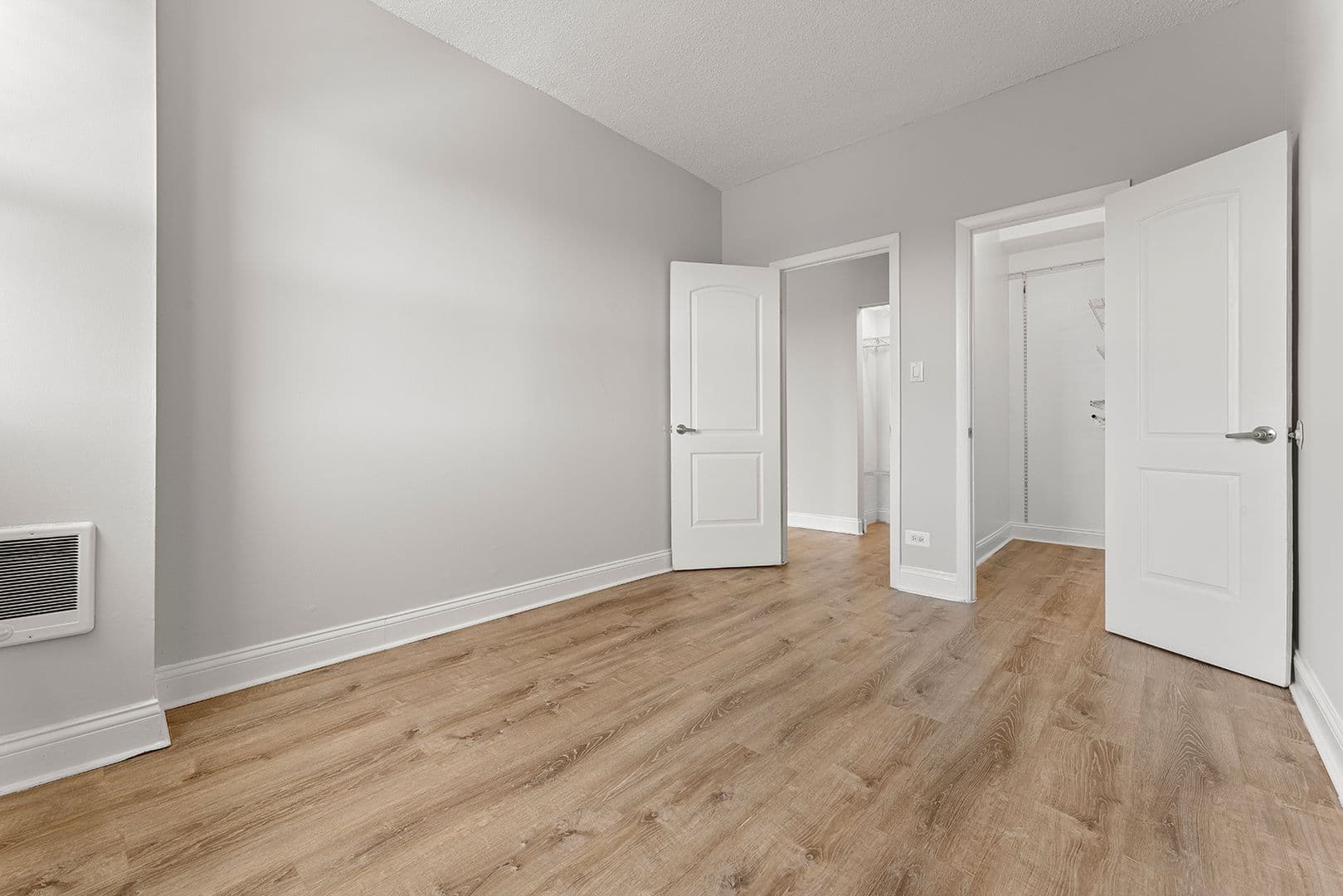 Chicago Apartment: 4520 N Clarendon Ave