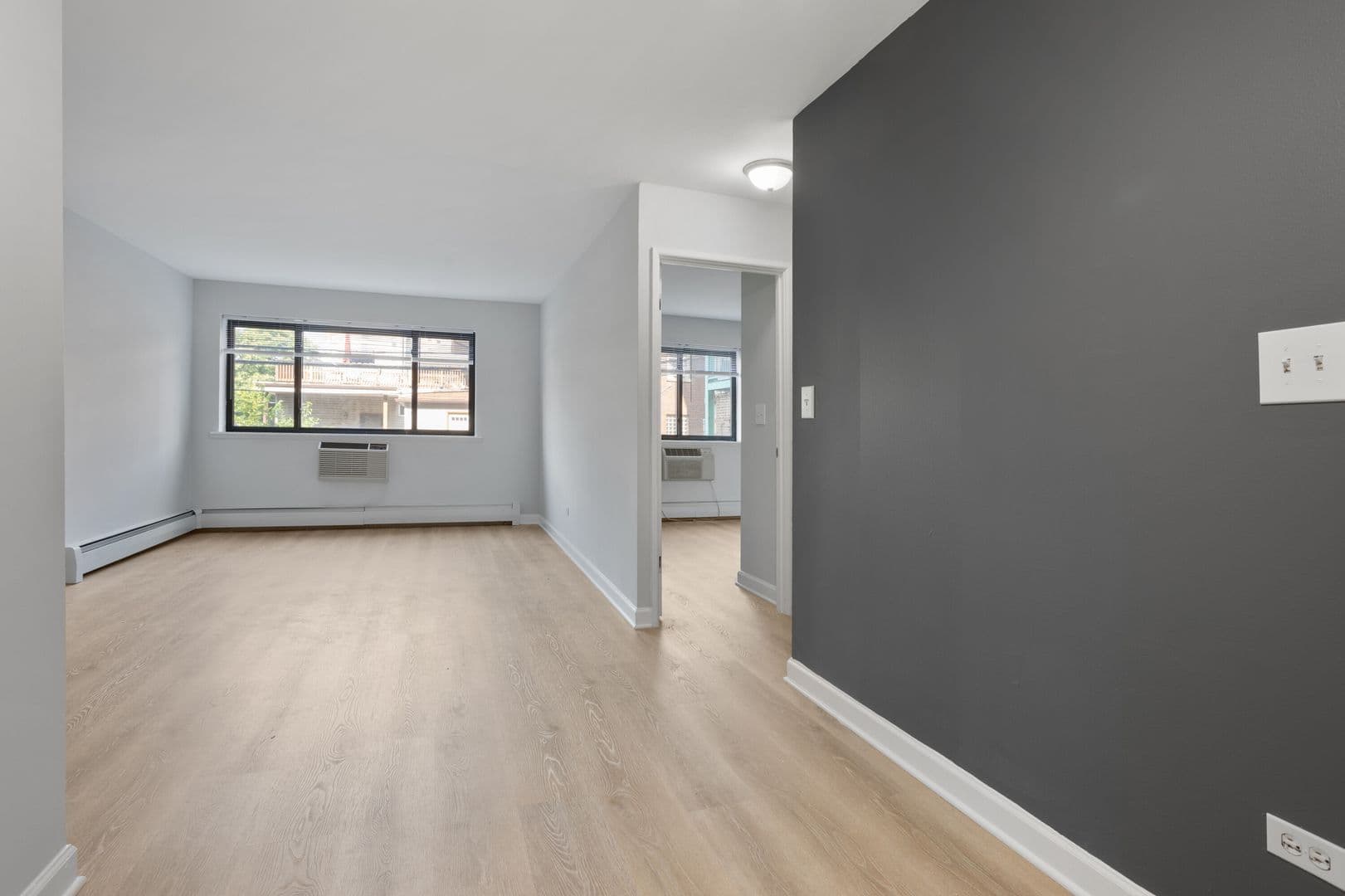Chicago Apartment: 6758 N. Sheridan Rd.