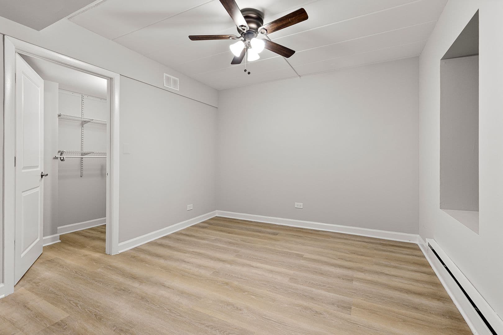 Chicago Apartment: 6007 N Kenmore