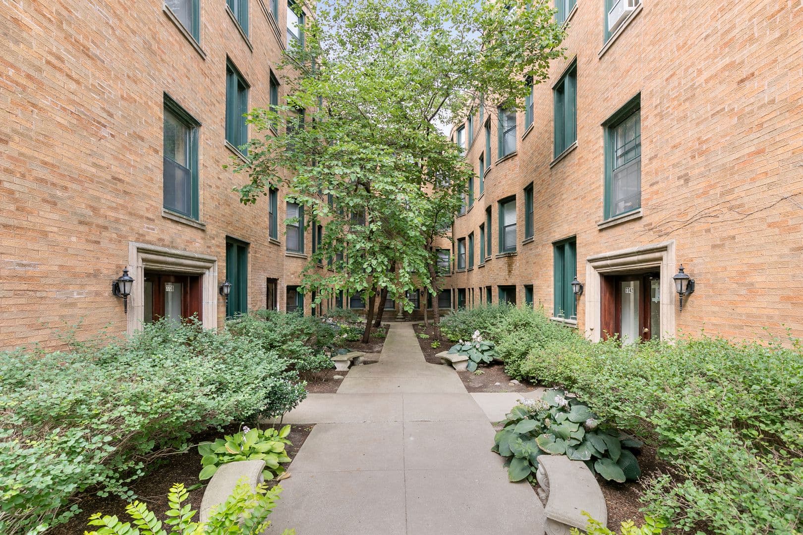 Chicago Apartment: 7736-42 N Eastlake Terrace