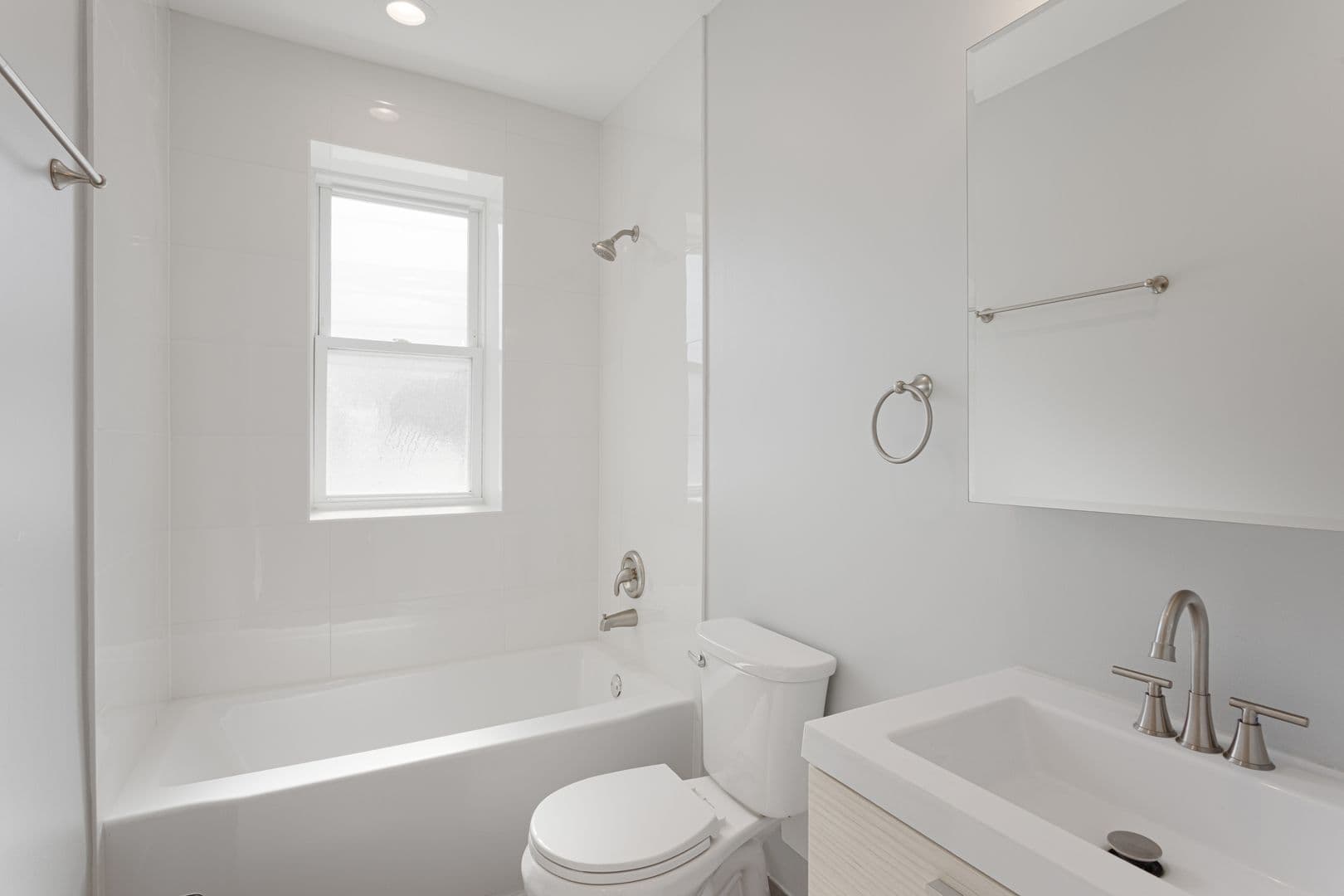 Chicago Apartment: 7381-89 N. Damen Ave