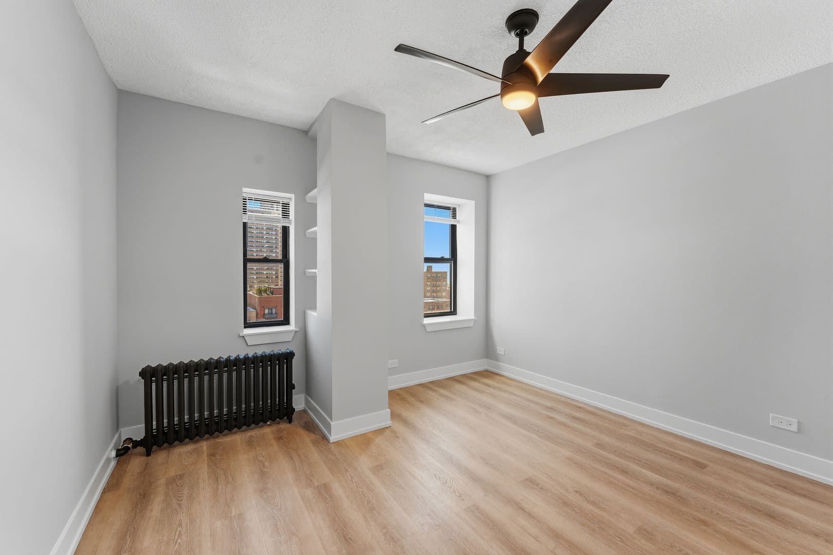 Chicago Apartment: 6026 N Winthrop