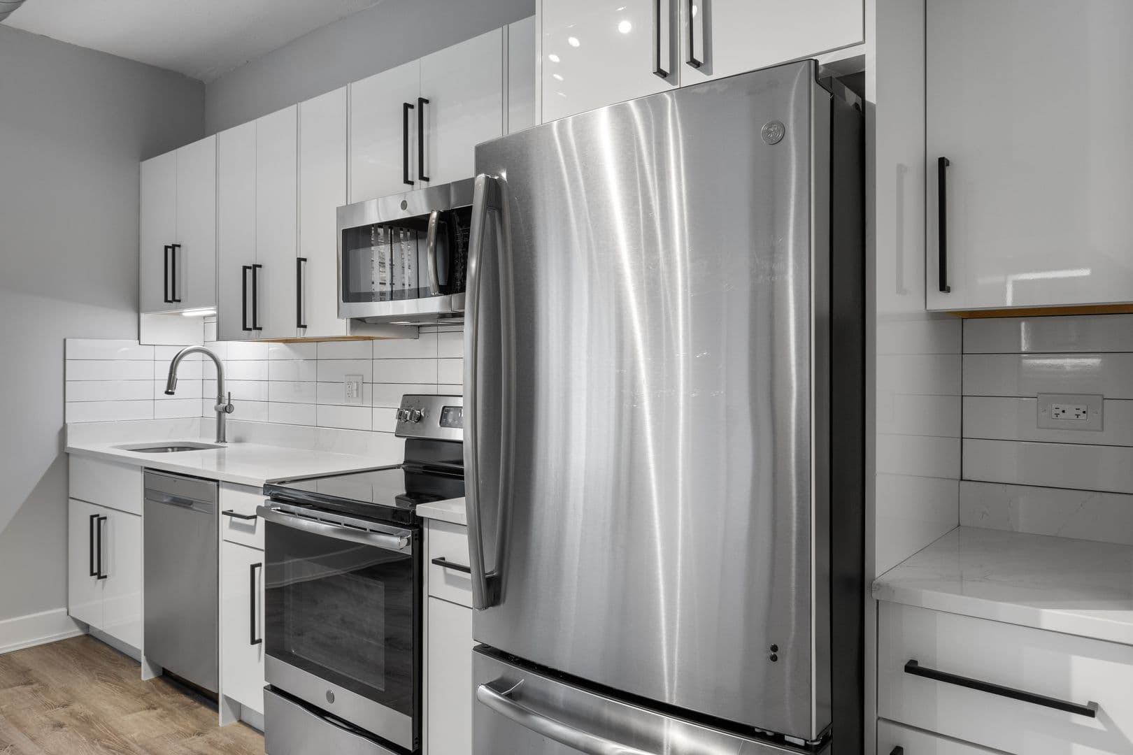 Chicago Apartment: 7645 N Sheridan Rd
