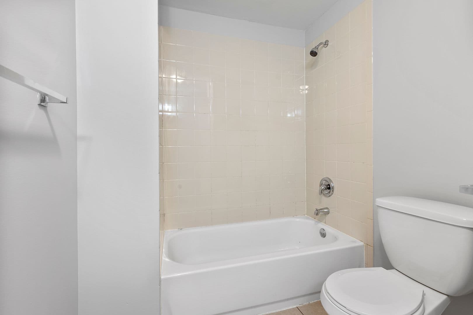 Chicago Apartment: 1456-1460 W Fargo Ave