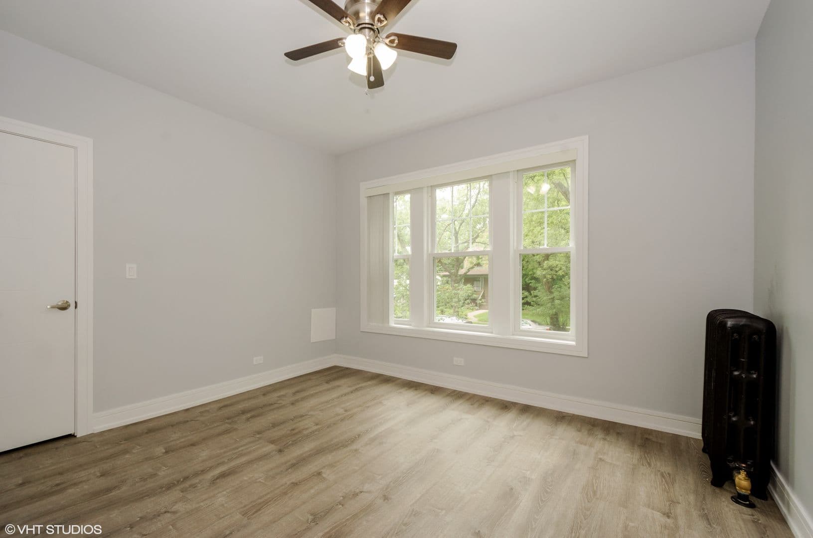 Chicago Apartment: 1902-1908 W Morse Ave
