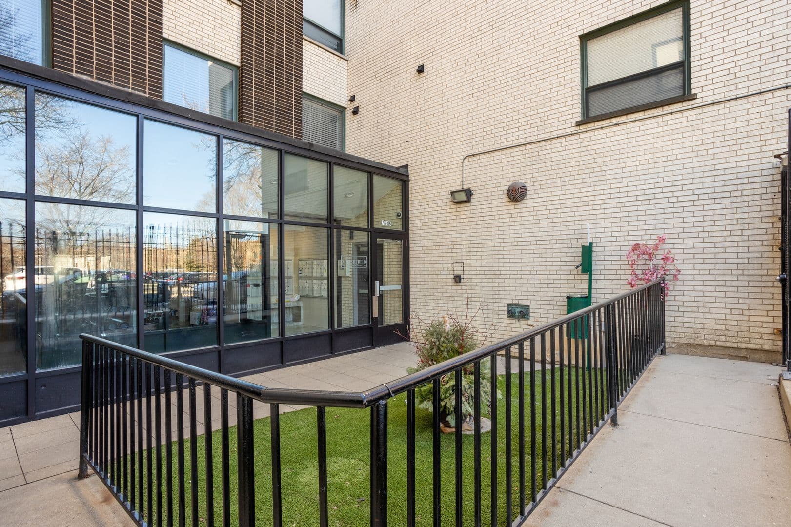 Chicago Apartment: 7616 N Marshfield Ave