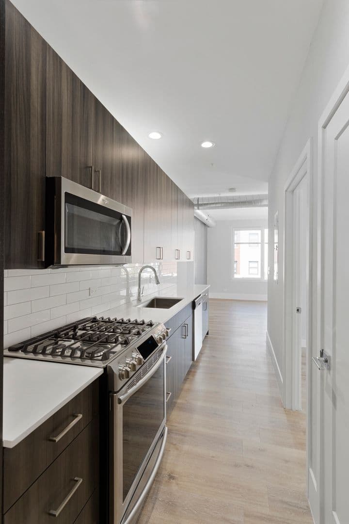 Chicago Apartment: 1531 W Howard Street