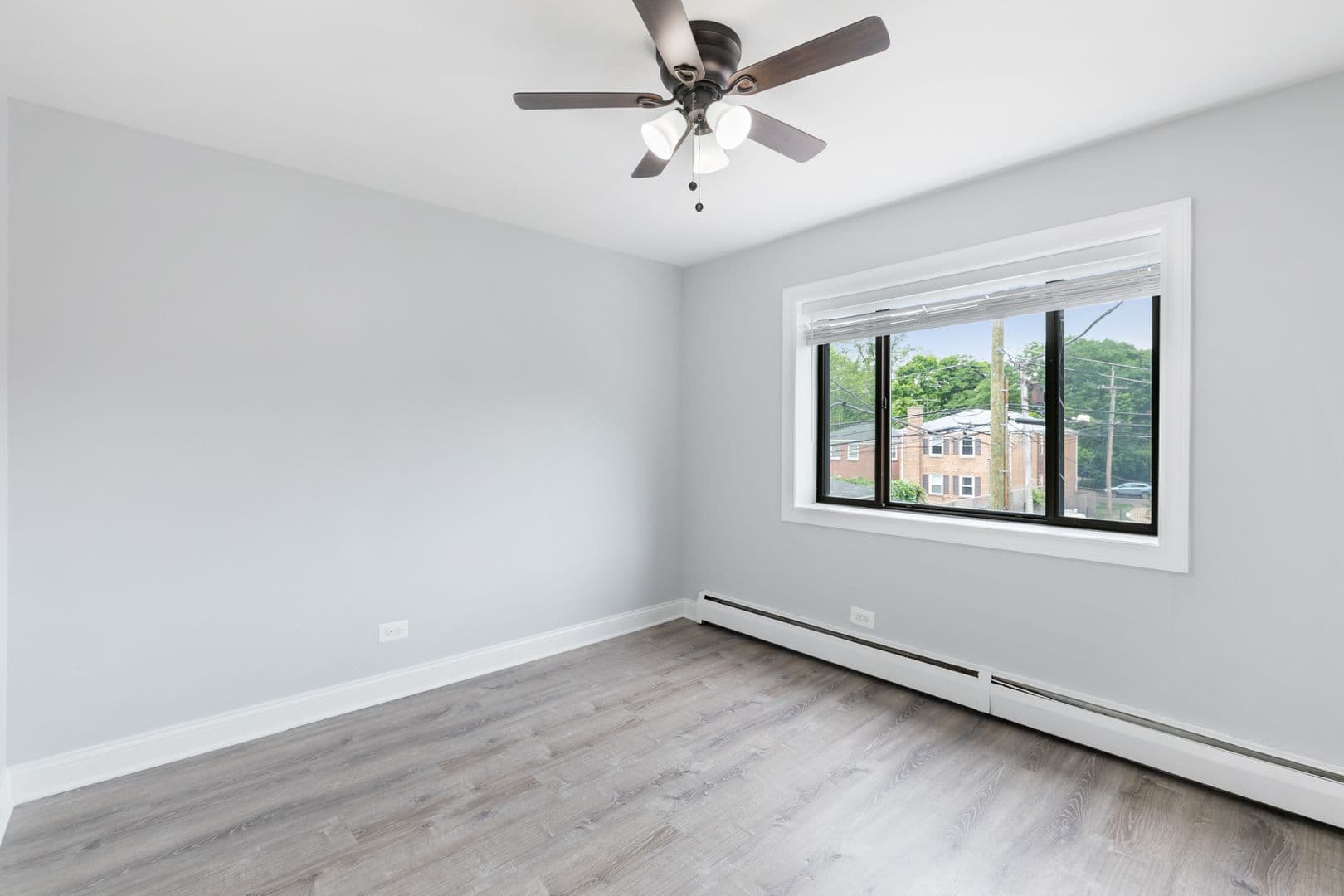 Chicago Apartment: 6826 N Ridge Blvd
