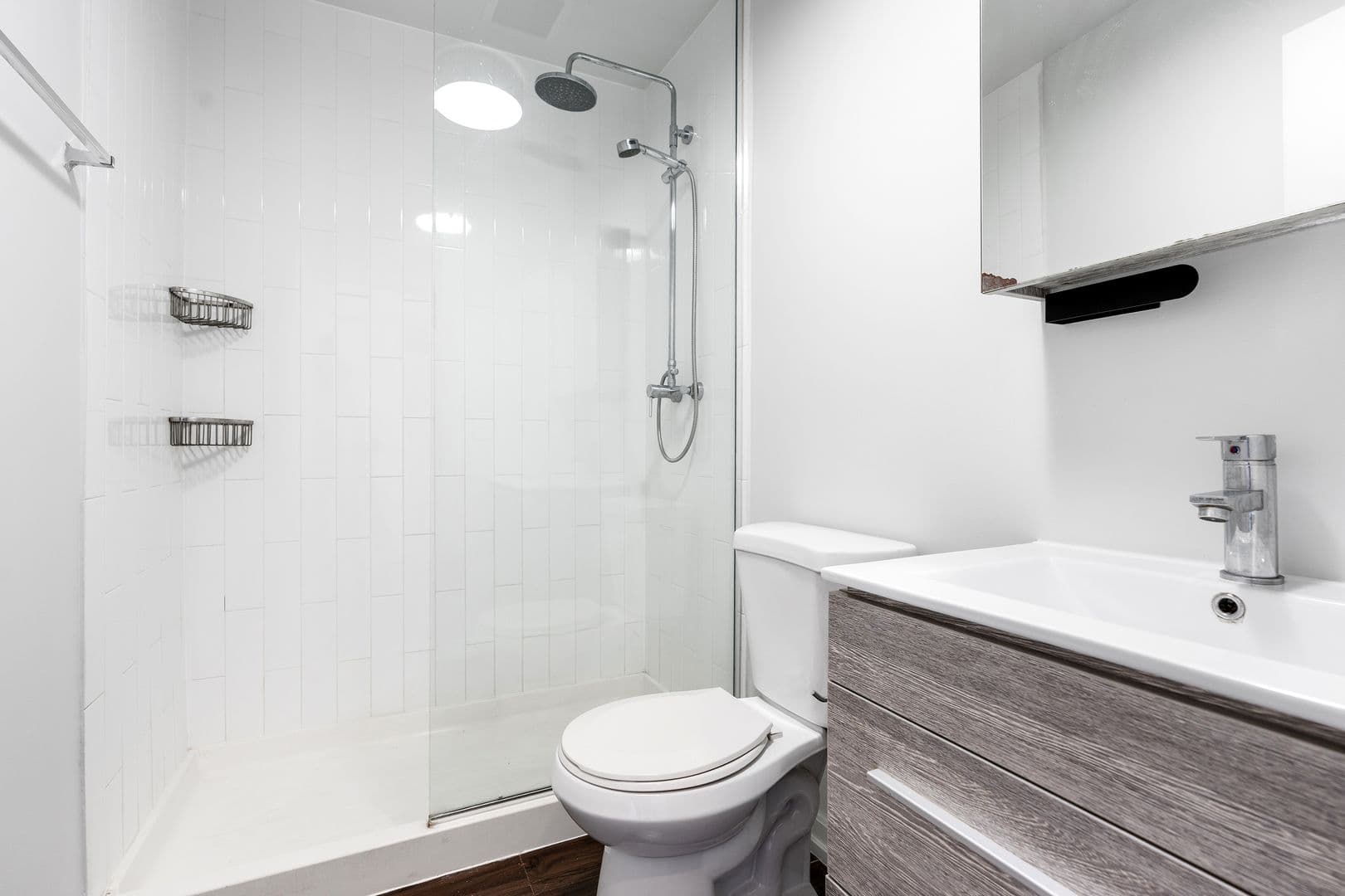 Chicago Apartment: 1325 W Wilson Avenue