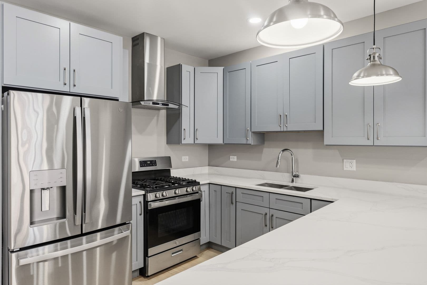 Chicago Apartment: 7428 N. Rogers Ave.