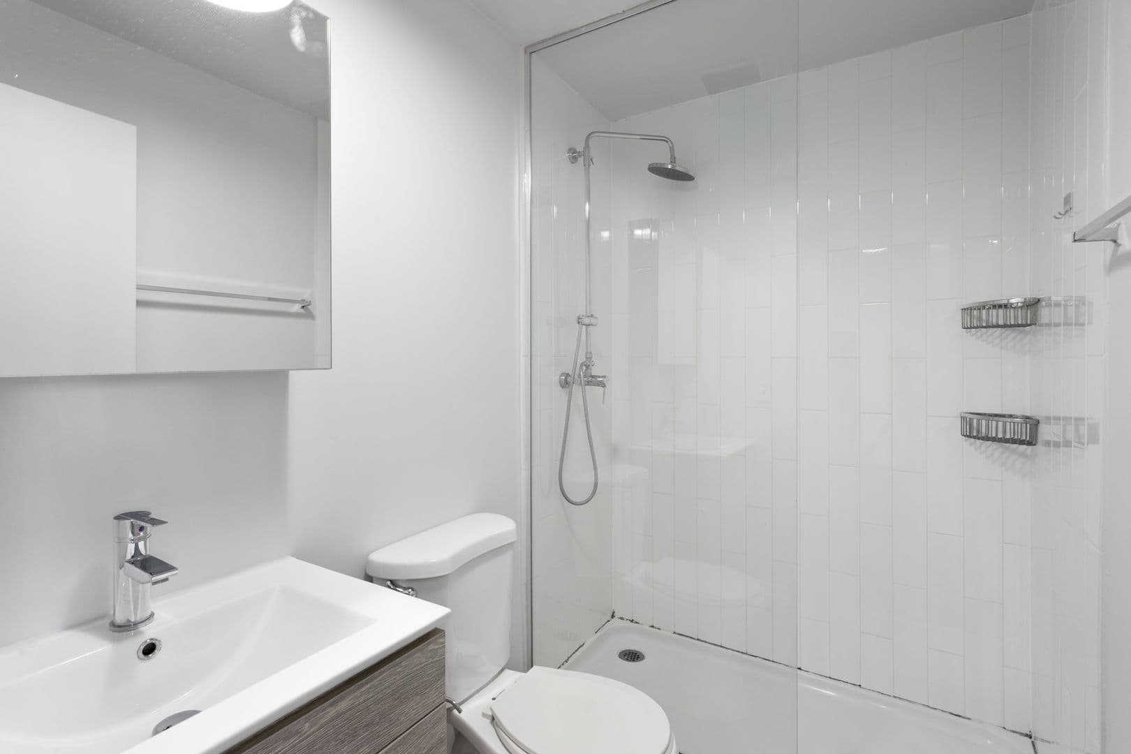 Chicago Apartment: 1325 W Wilson Avenue