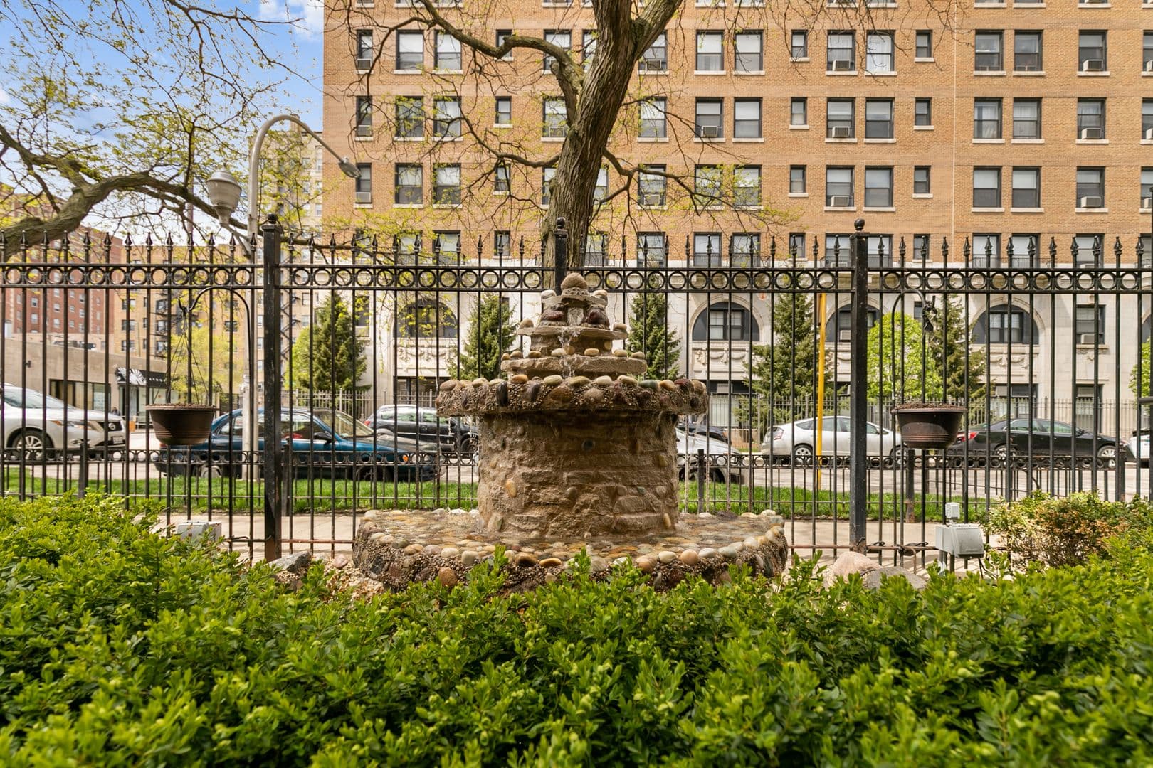 Chicago Apartment: 6201 N Kenmore Ave