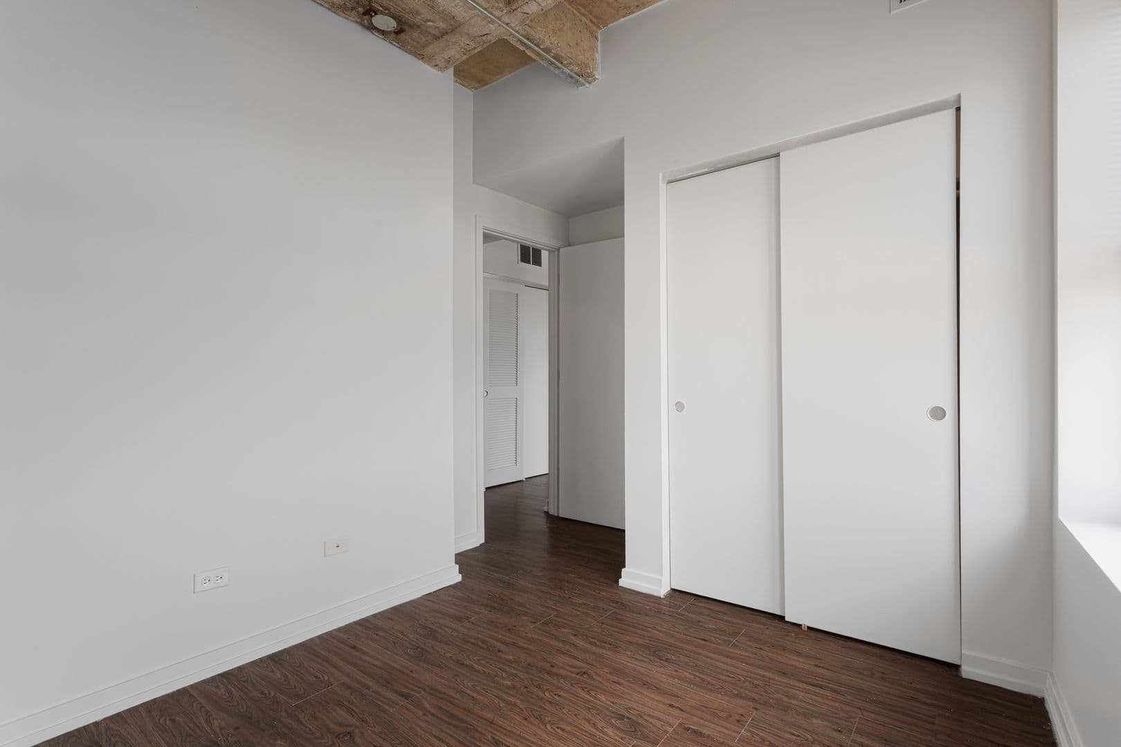 Chicago Apartment: 1325 W Wilson Avenue