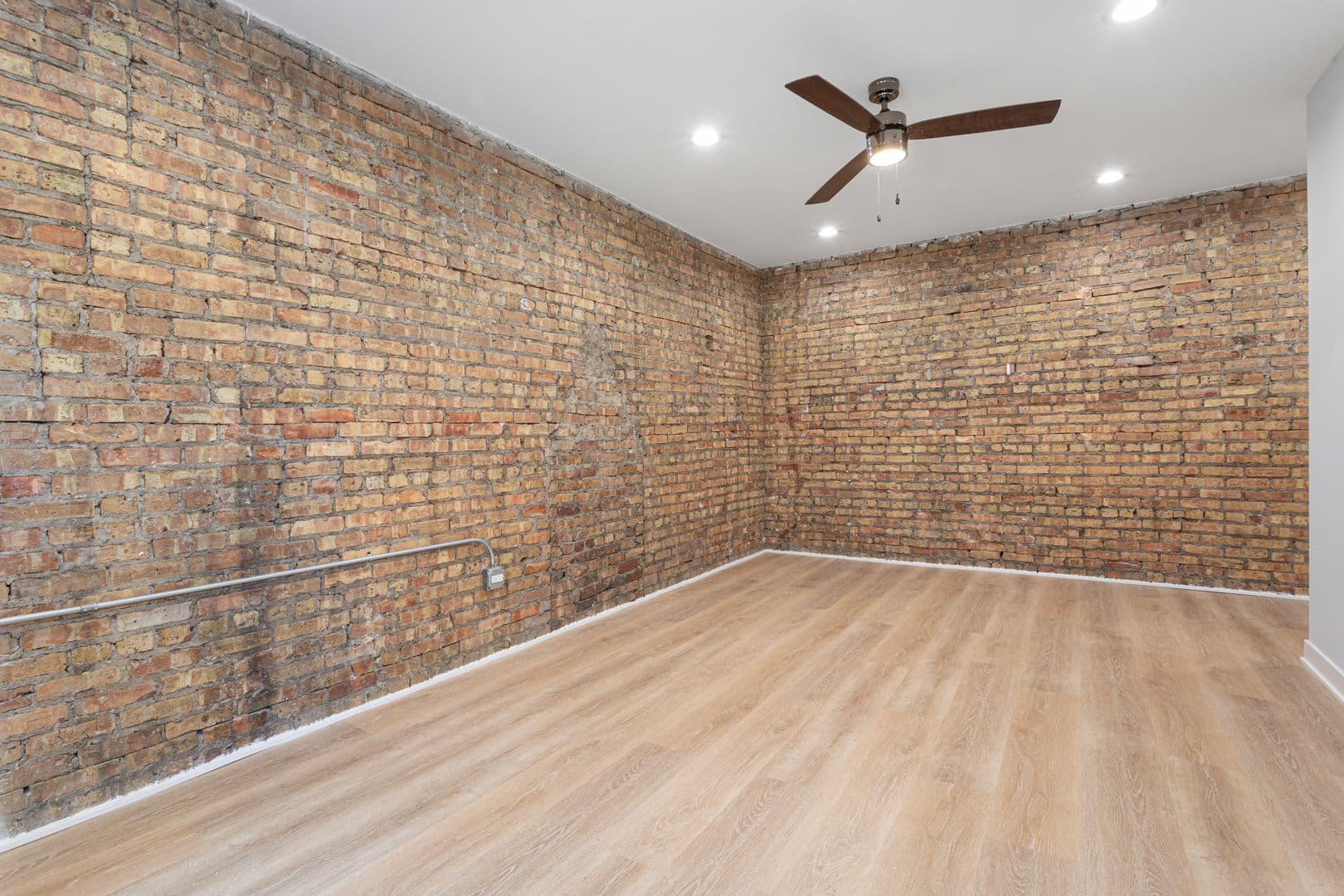 Chicago Apartment: 7381-89 N. Damen Ave