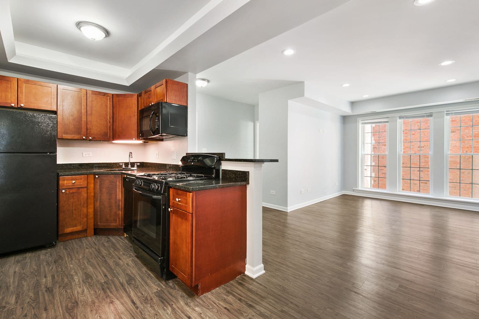 Chicago Apartment: 7722-7734 N Ashland Ave