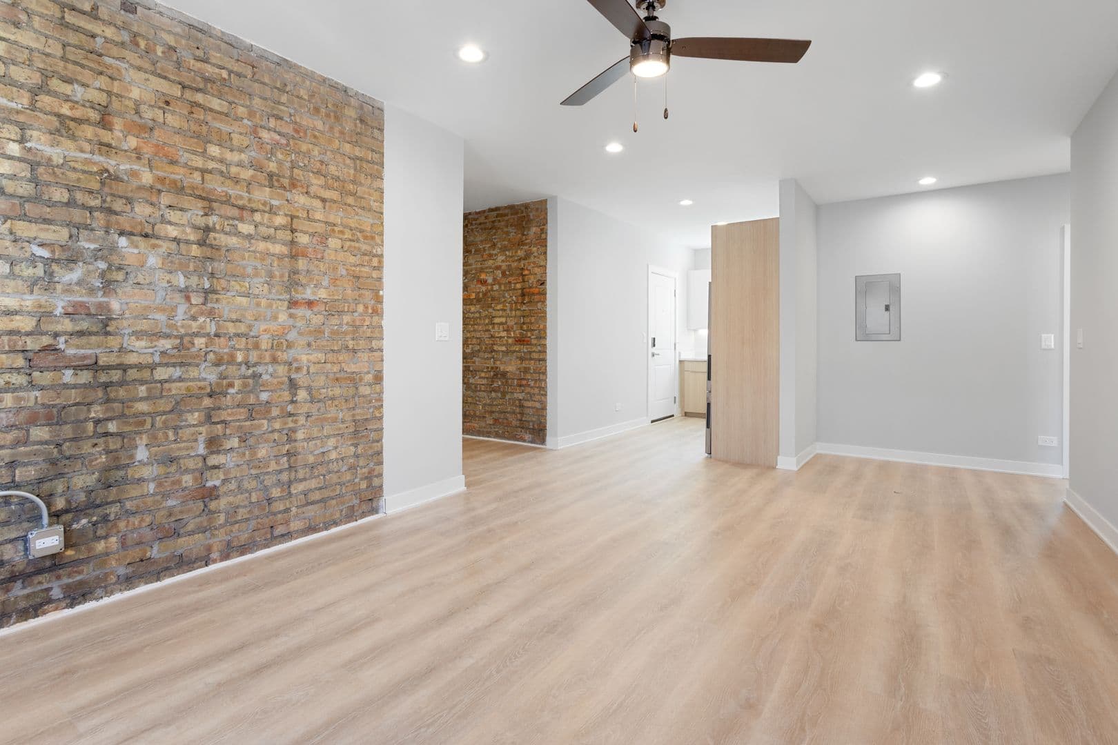 Chicago Apartment: 7381-89 N. Damen Ave