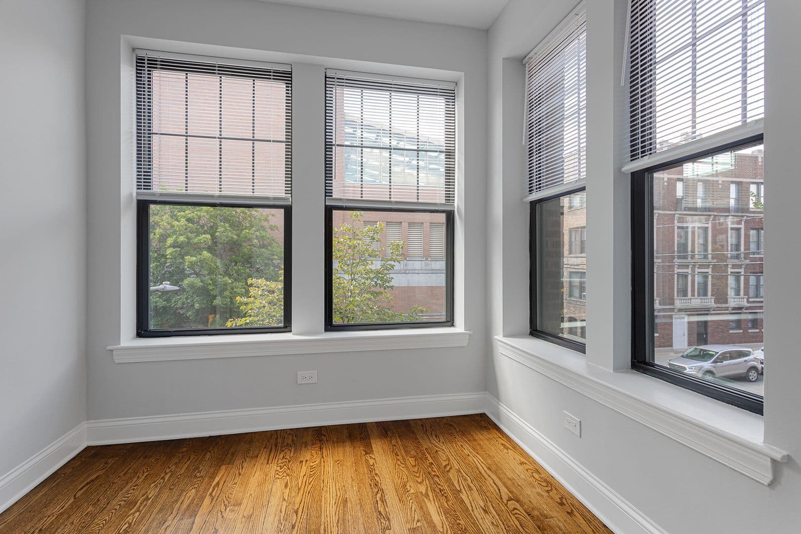 Chicago Apartment: 7700-7706 N Marshfield Ave; 1638-1642 W Jonquil Ter
