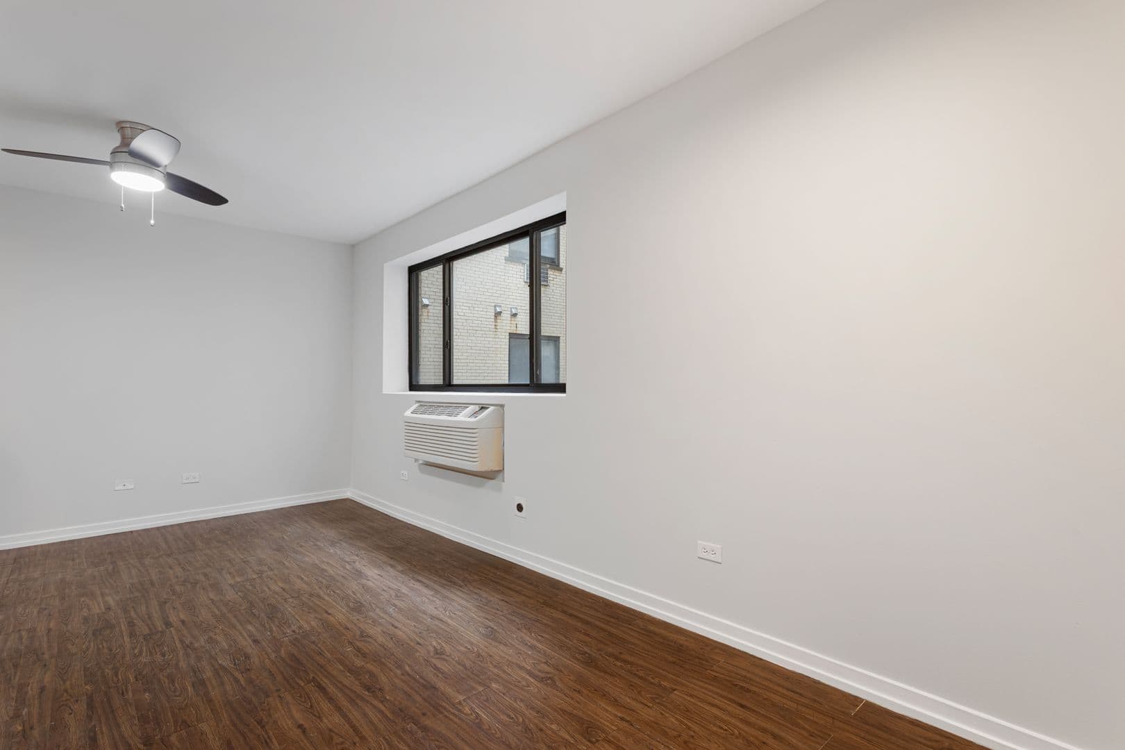 Chicago Apartment: 5411 N Winthrop Avenue