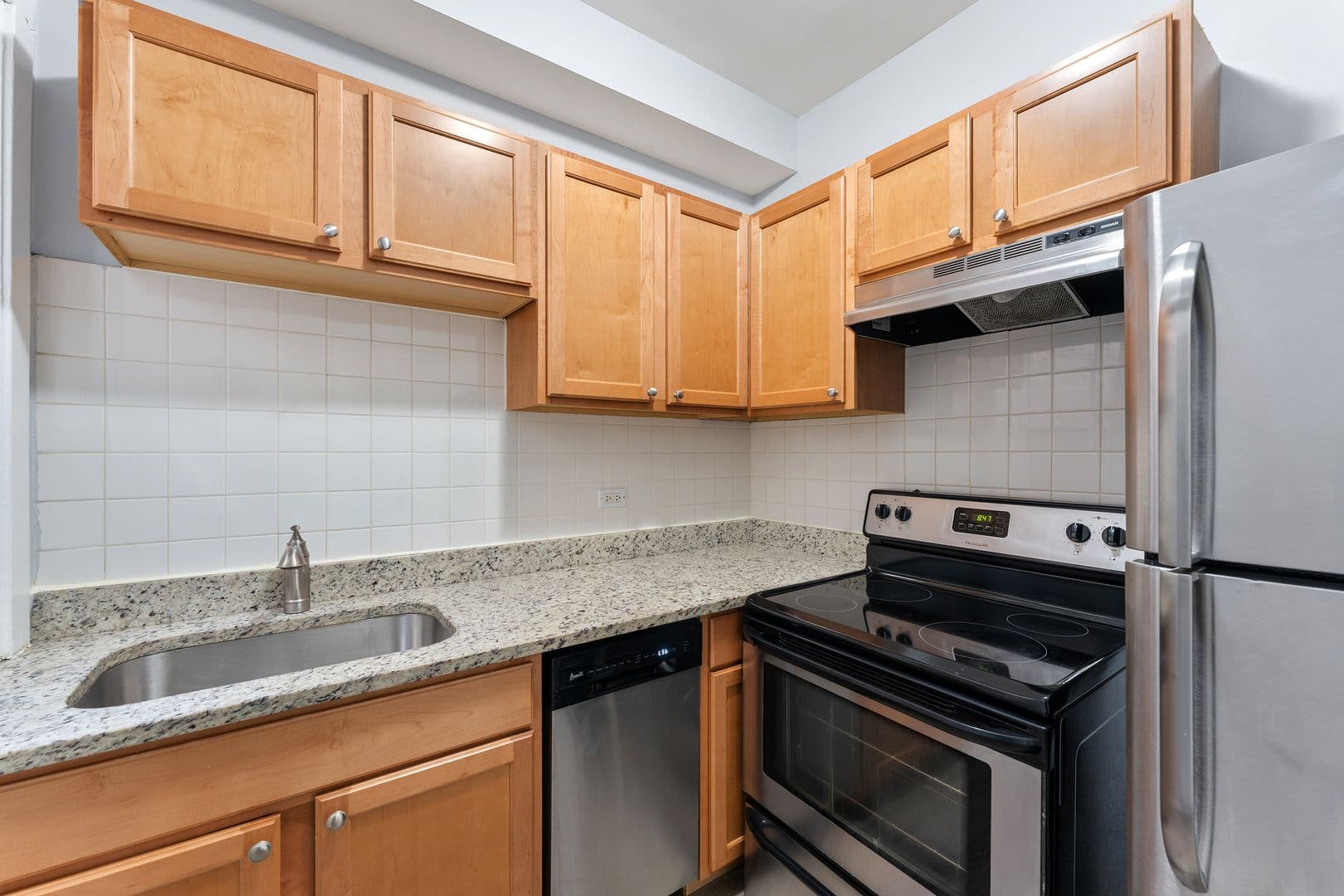 Chicago Apartment: 1456-1460 W Fargo Ave