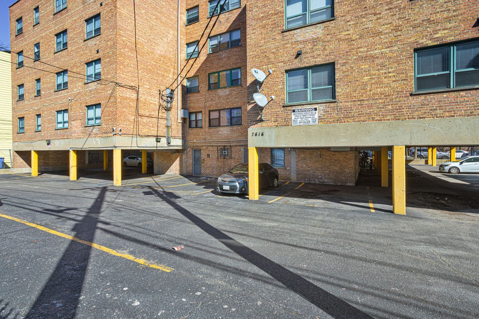 Chicago Apartment: 7616 N Marshfield Ave