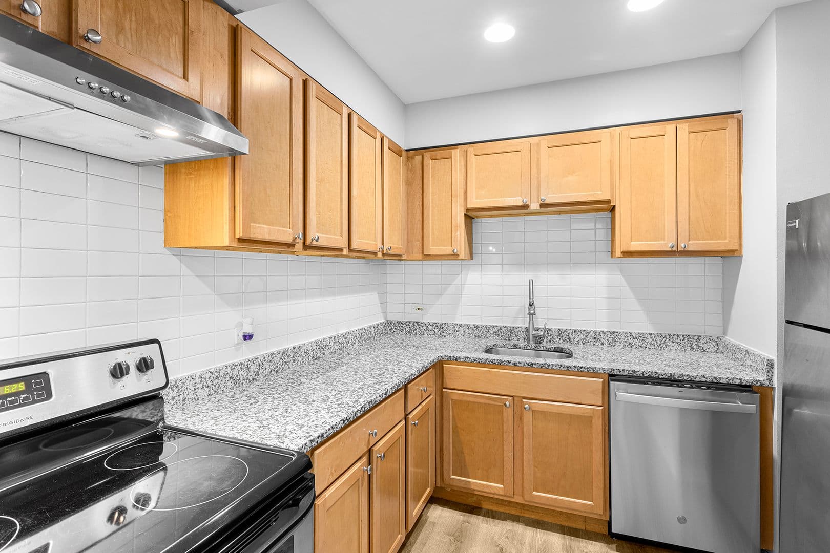 Chicago Apartment: 1456-1460 W Fargo Ave