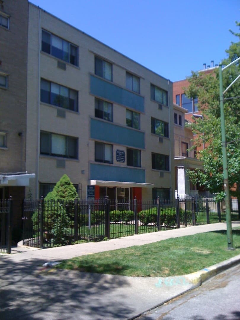Chicago Apartment: 6012 N. Kenmore
