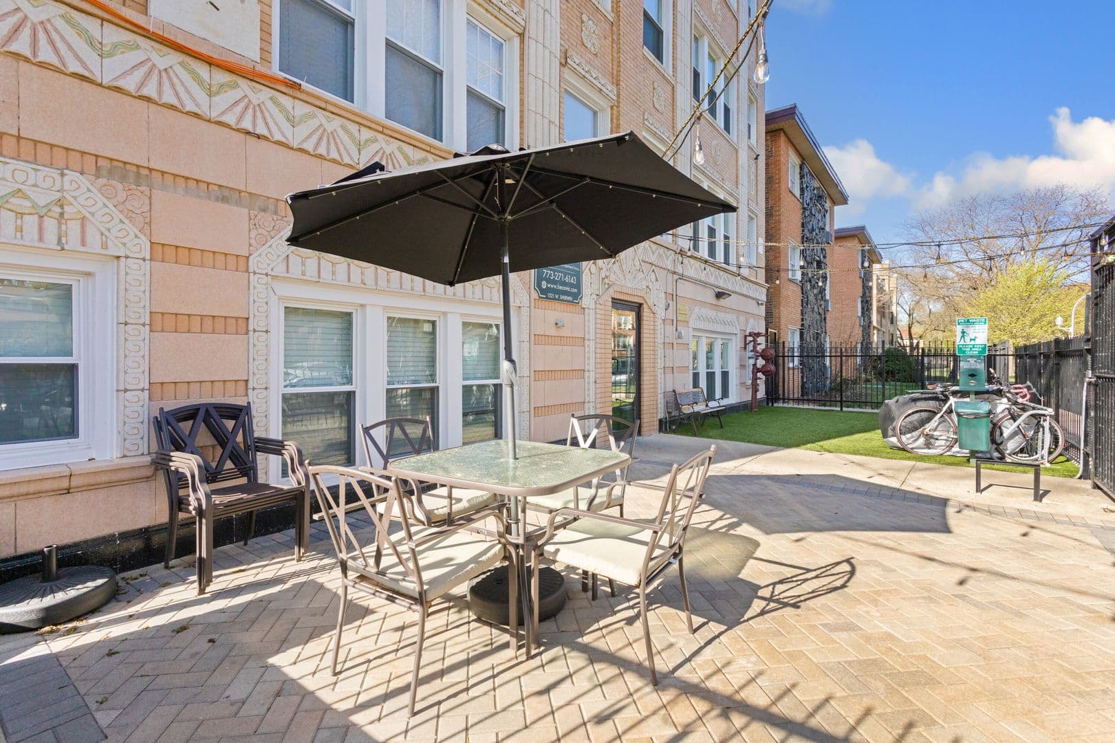 Chicago Apartment: 1521 W Sherwin Ave