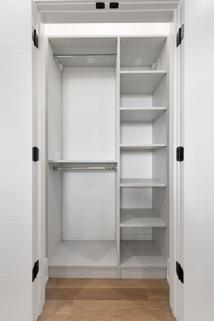 Chicago Apartment: 7729-31 N Eastlake Terrace