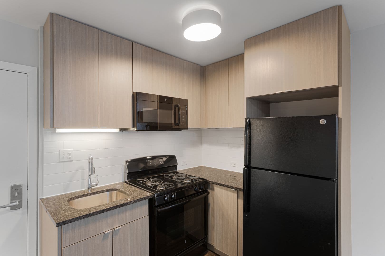 Chicago Apartment: 5411 N Winthrop Avenue