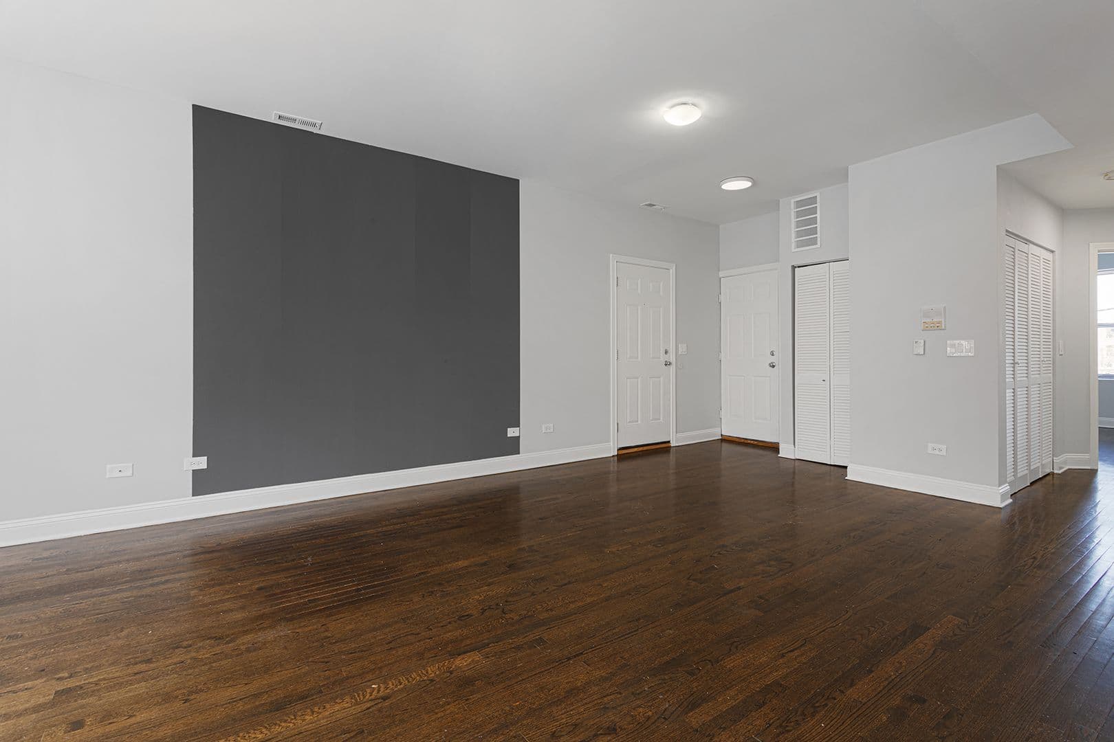 Chicago Apartment: 7526-7530 N Seeley Avenue