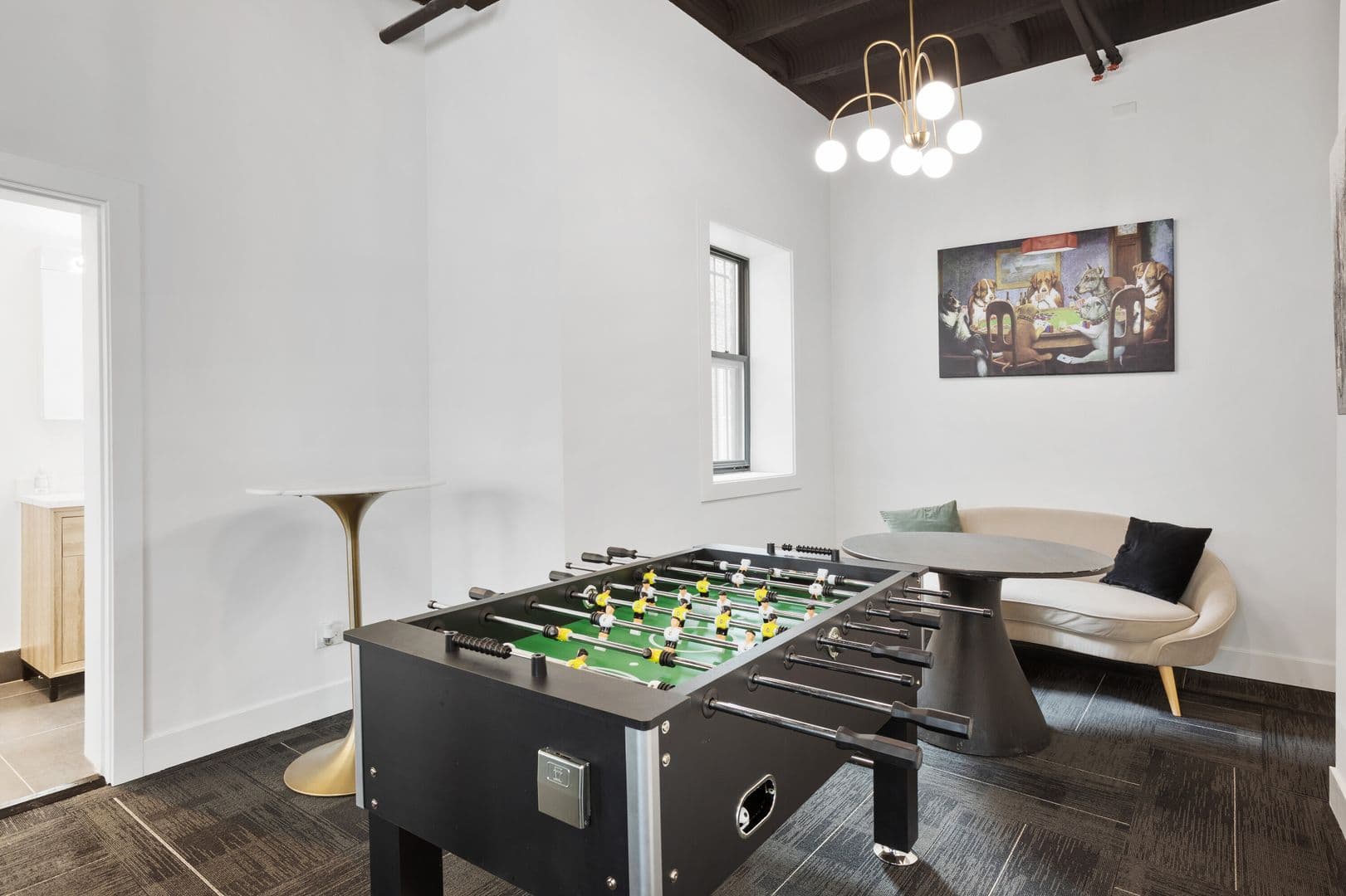 Chicago Apartment: 6026 N Winthrop
