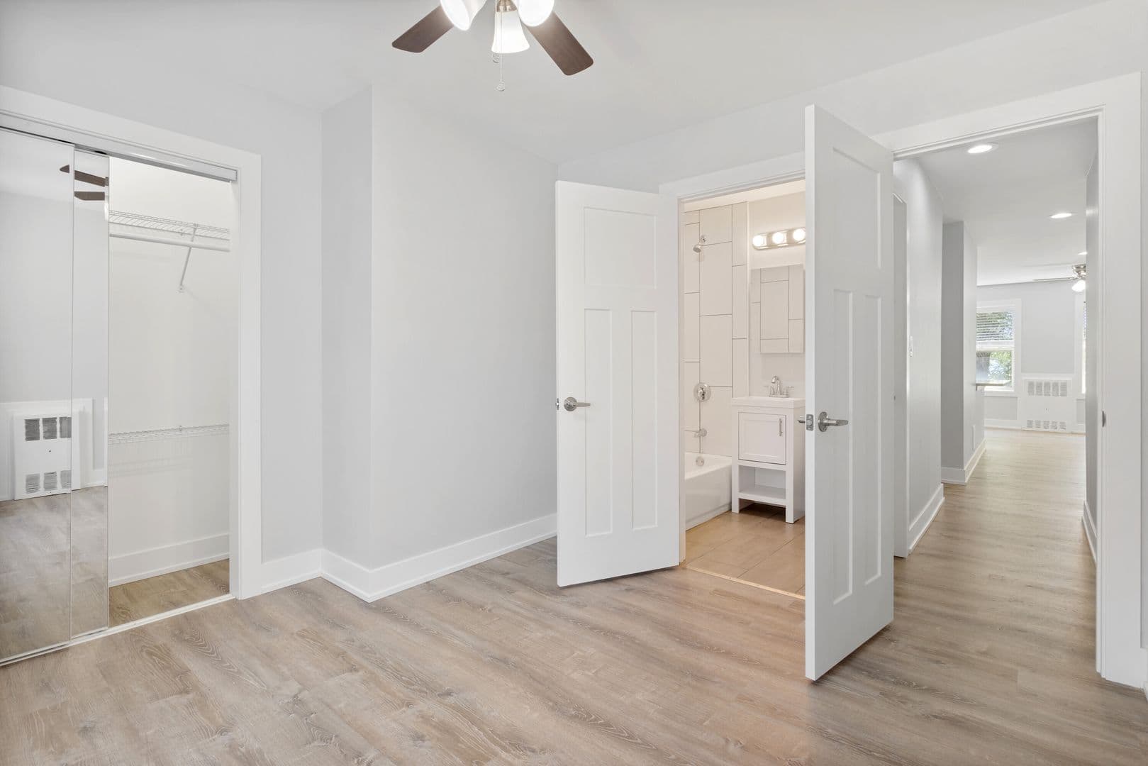 Chicago Apartment: 7070 N Sheridan Rd