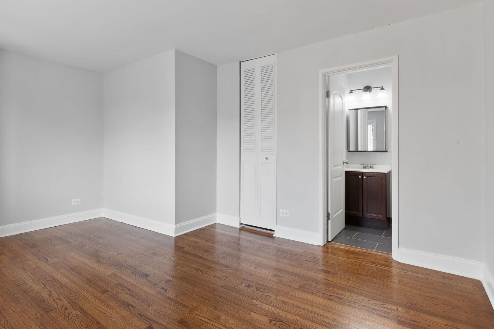 Chicago Apartment: 7545 N Winchester Avenue